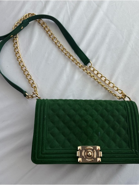 Unbranded Handbags - Quilted Green Velvet Chain Shoulder Bag Gold Hardware Push Buckle Closure